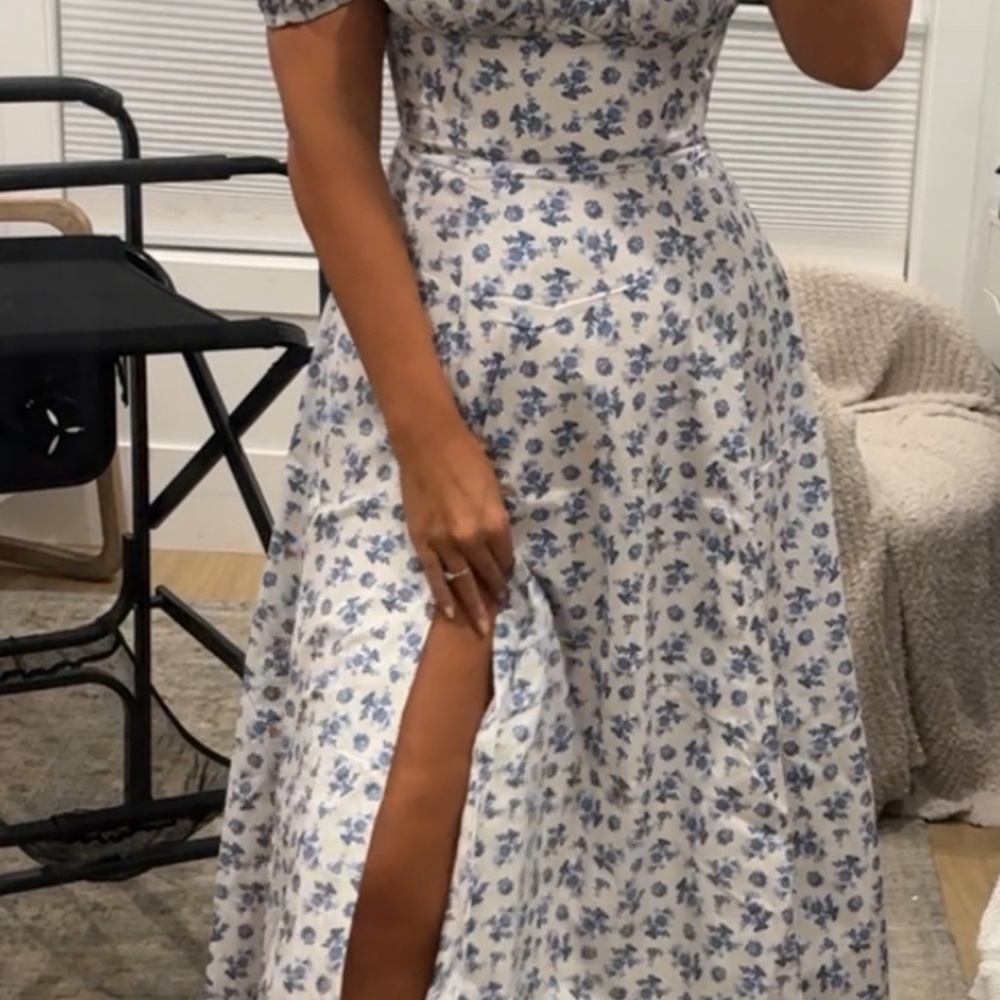 HOUSE OF CB Tallulah Puff Sleeve Midi Dress - Picture 6 of 9